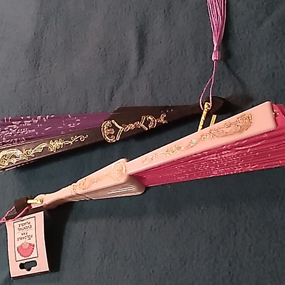 Foldable fan 2×$6 - Picture 4 of 4